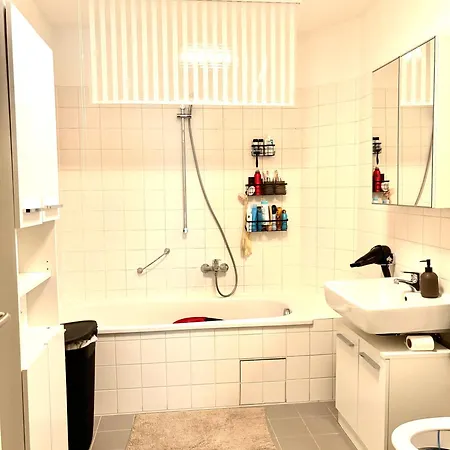 Mosh - Friedrichshain - Alexanderplatz Берлин