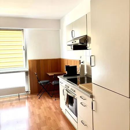 Mosh - Friedrichshain - Alexanderplatz *